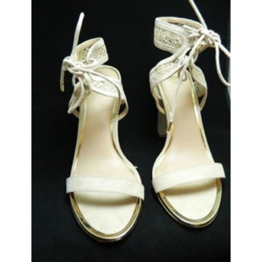 Disney Alice in Wonderland Beige Heels Sz 10
